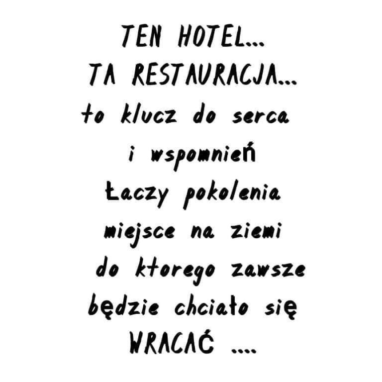 查洛里酒店 Łęczyca 外观 照片